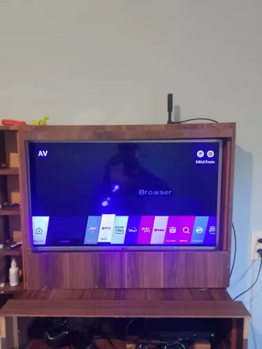 Vendo tv 32 smart imagem está um pouco azul esse preço pra vender hoje