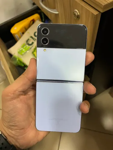 Galaxy Z Flip 4 128 gb azul com defeito