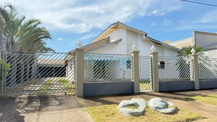 CASA À VENDA - BAIRRO OPERÁRIO - Água Boa - MT