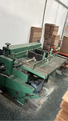 Máquina de corte e vinco rotativa