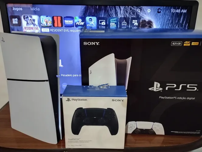 PlayStation 5 Slim + Resident Evil Requim e COD Black Ops 2