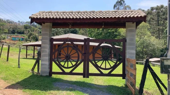 Chácara 5.810 m² com Lago, Casa e Pastagem - Próxima à Fernão Dias