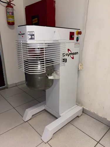 batedeira planetária industrial Skymsen 18 Litros 220v