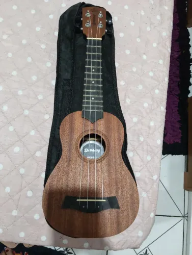 Instrumento Ukulele 