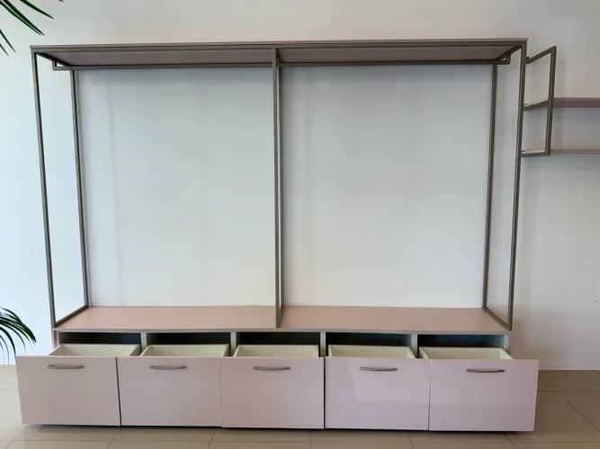 Móveis elegantes para sua loja ou closet