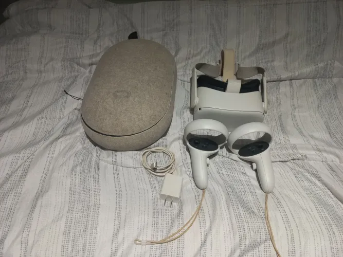 Oculus Quest 2 128GB + Case