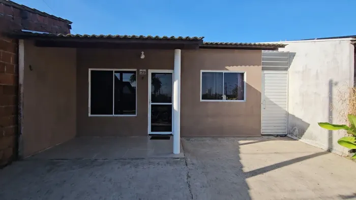 Chave de casa para venda no condomínio Amarilis