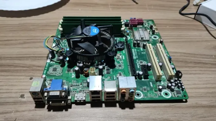Kit i5-750 2,67Ghz Memoria 4Gb Ddr3 (4x 1Gb Ddr3) + Cooler Intel