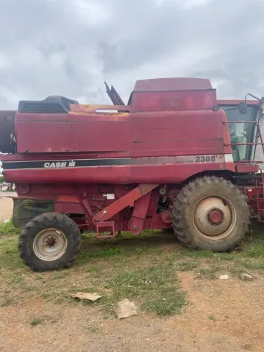 Colheitadeira CASE 2388 Axial-Flow - Ano 2002