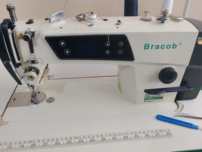 Máquina industrial reta Bracob