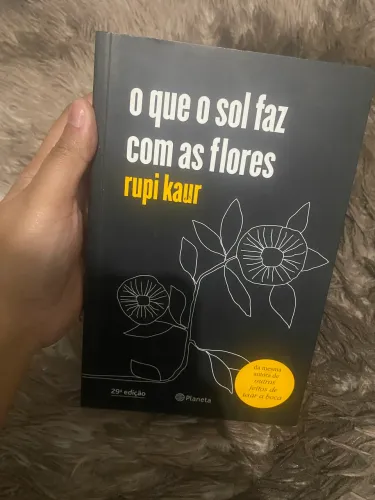 Livro O que o sol faz com as flores