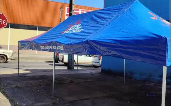 Vendo Tenda 6X3 Por Apenas R$ 1.800,00