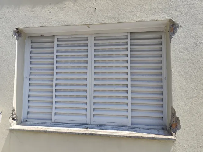 Janela veneziana 1,50x1,00 - Retirar no local