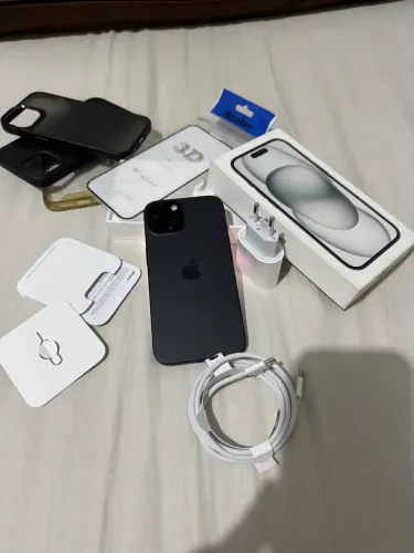 iPhone 15 **Garantia Apple** ( aceita trocas )
