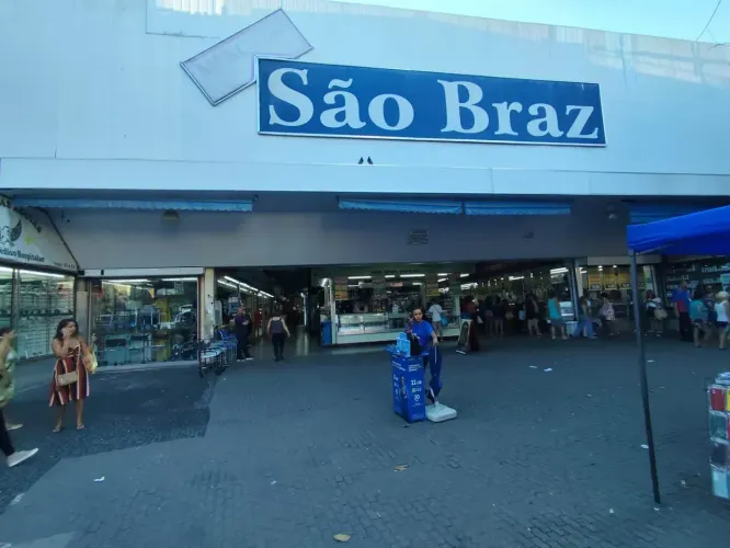 Loja com mezanino no Pólo Gastronômico São Braz.