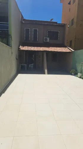 Casa padrão. Excelente localização!