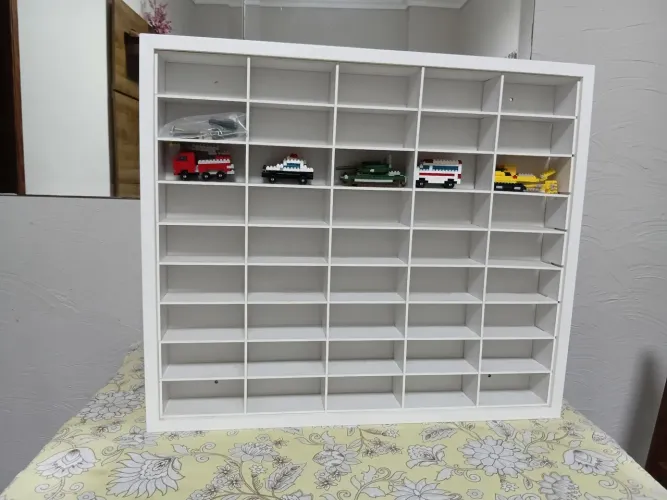 Display de carrinho hotwheels com 45 comeia