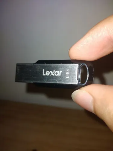 Pendrive 64GB Lexar 130MBP/s em Metal