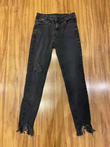 Calça skinny preta