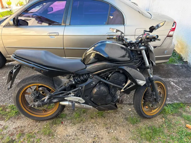 Vendo Kavasaki ER 6n 650cc