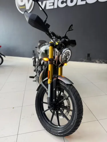 Triumph Scrambler 400X