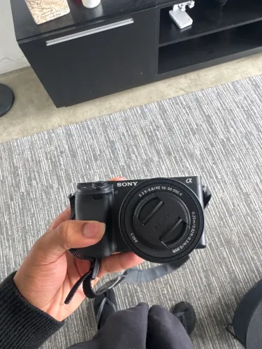 Camera Sony A6400 Com Lente E 16-50mm 