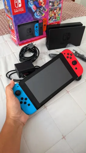 NINTENDO SWITCH V2 32G POUCO USADO