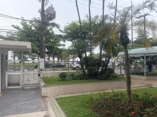 2 dorm. térreo frente praia no Embaré
