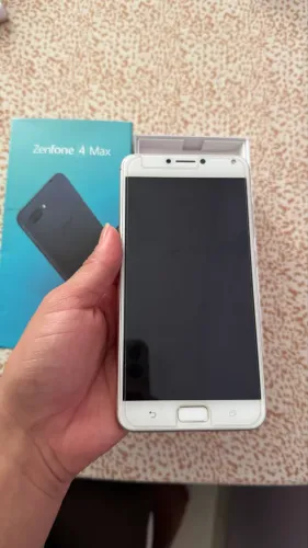 Asus Zen fone 4 Max