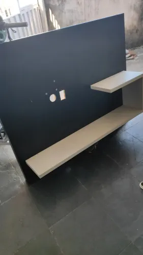 painel de tv semi novo