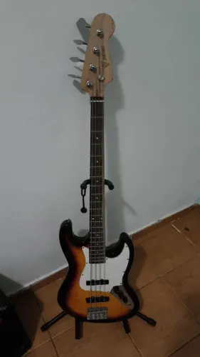 Baixo Jazz Bass