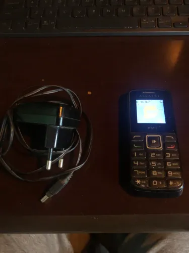 Celular Alcatel com Carregador Original 