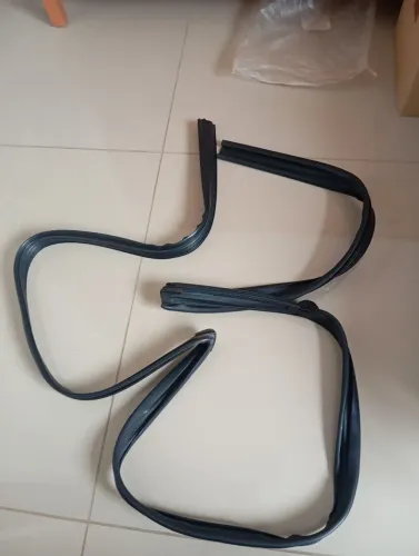 Borracha Porta Dianteira Direita Pajero Full 2008 A 2015