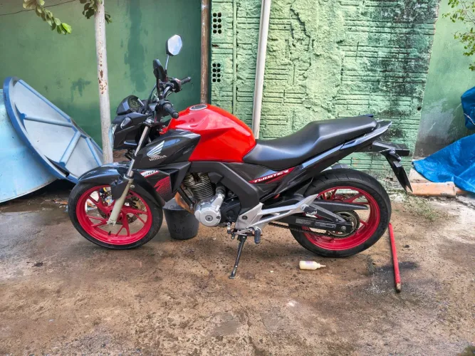 Honda Twister 250f