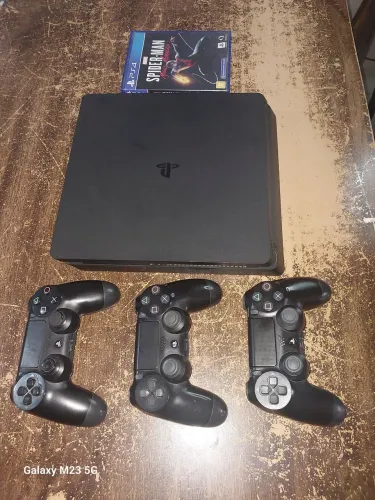 Video-game Playstation 4 slim