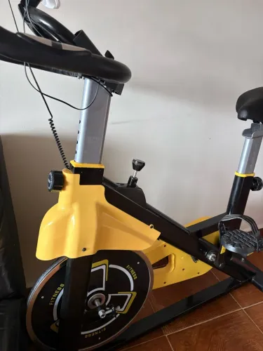 bicicleta ergométrica de spinning WCT Fitness