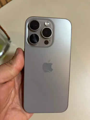 iPhone 15 pro 256 gigas 