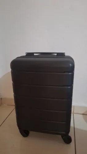 Mala preta com rodinha removível 360°