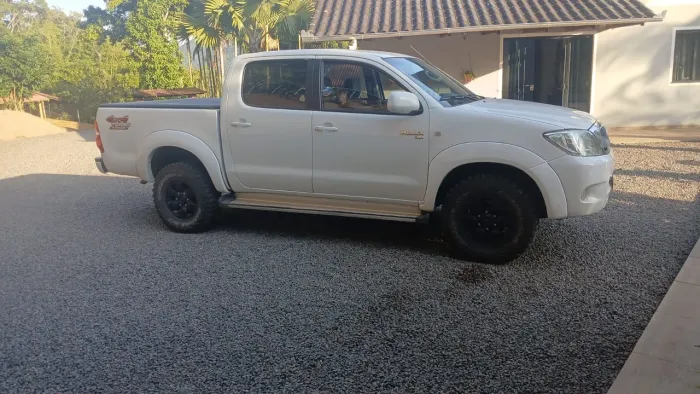Toyota Hilux CD D4-d 4X4 2.5 16V 102cv TB Dies. 2007