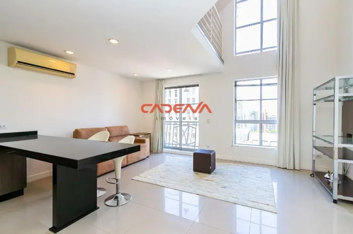 Apartamento duplex com 1 vaga para aluguel no Batel em Curitiba