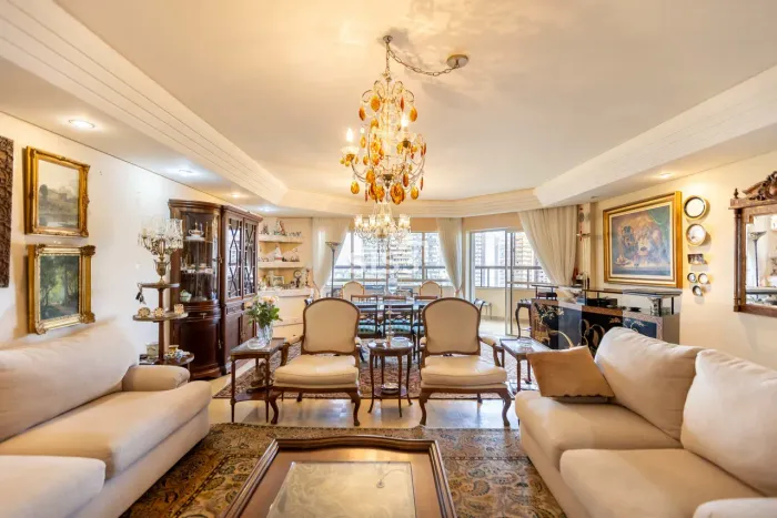 Cobertura duplex à venda em frente ao Clube Curitibano | 372m² privativos, 3 quartos e ter