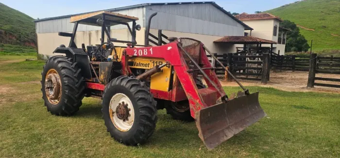 Trator Valmet 118-4 4x4 + Lâmina + Enleirador Novo - 118 cv - Ano 1984
