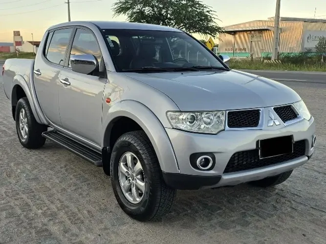 Mitsubishi L200 Triton HPE 3.2 CD TB Int.diesel AUT 2012