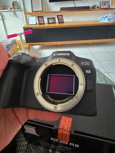 Canon EOS R8 Full Frame 4K 60fps Canon Log 3 e HDR em 10 bits