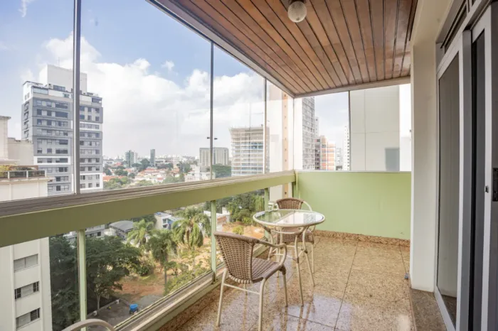 Apartamento para venda em Campo Belo com 4 quartos, sendo 3 suítes, 220m²