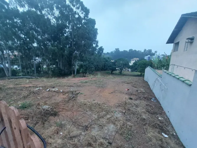 Terreno na Granja dos Cavaleiros