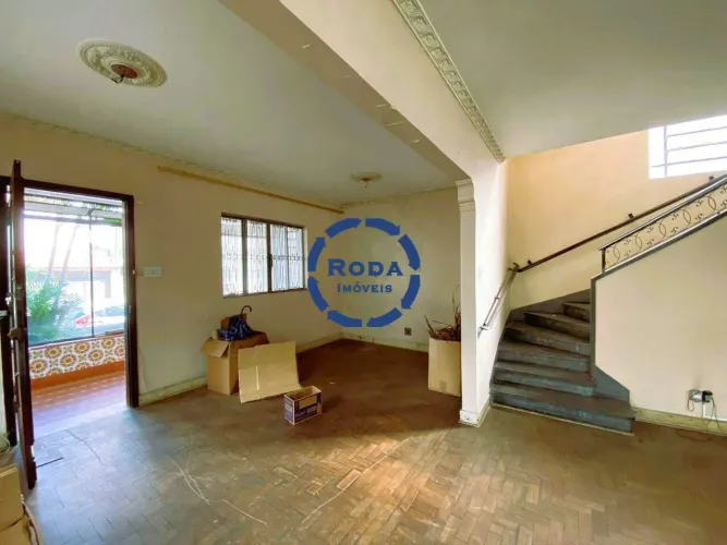 Casa | Sobrado | Comercial | 4 vagas | para alugar no Boqueirão! Excelente localização!