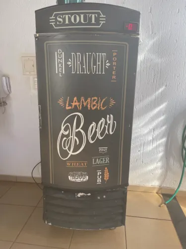 Cervejeira vertical metalfrio