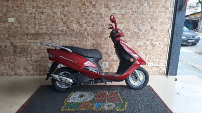 Suzuki Burgman 125I 2015 Vermelha