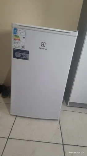 Frigobar Eletrolux 122 Litros com 5 meses de uso